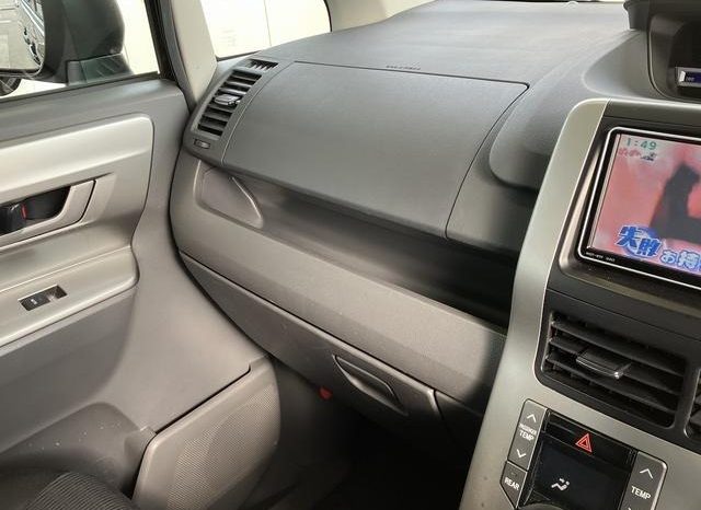 TOYOTA VOXY Z 2009 full