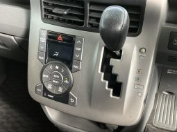 TOYOTA VOXY Z 2009 full