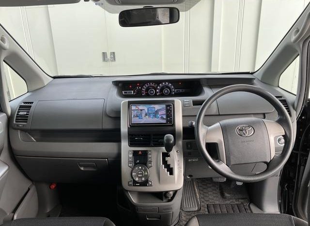 TOYOTA VOXY Z 2009 full