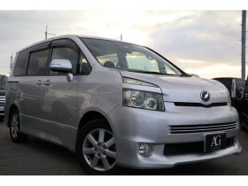 TOYOTA VOXY ( ZS ) 2008