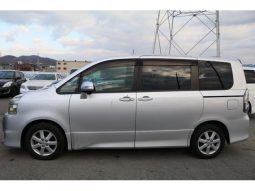 TOYOTA VOXY ( ZS ) 2008 full