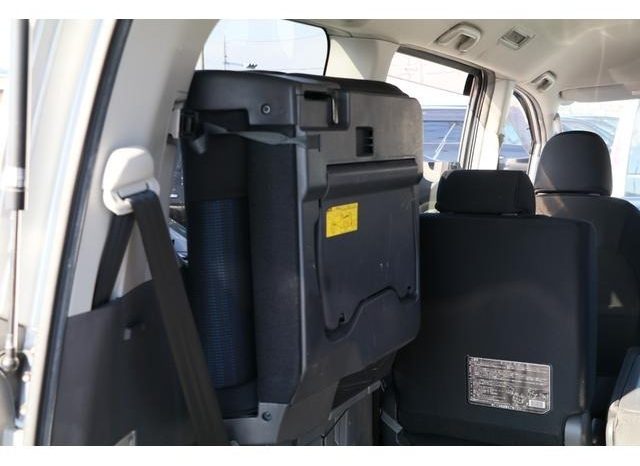 TOYOTA VOXY ( ZS ) 2008 full