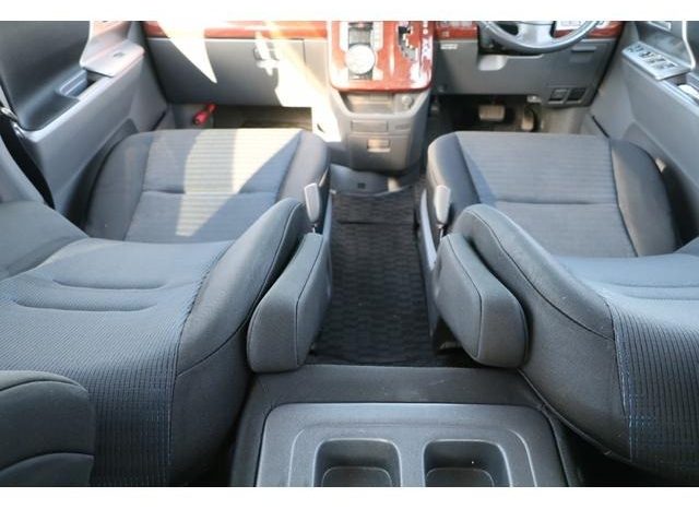 TOYOTA VOXY ( ZS ) 2008 full