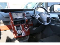 TOYOTA VOXY ( ZS ) 2008 full