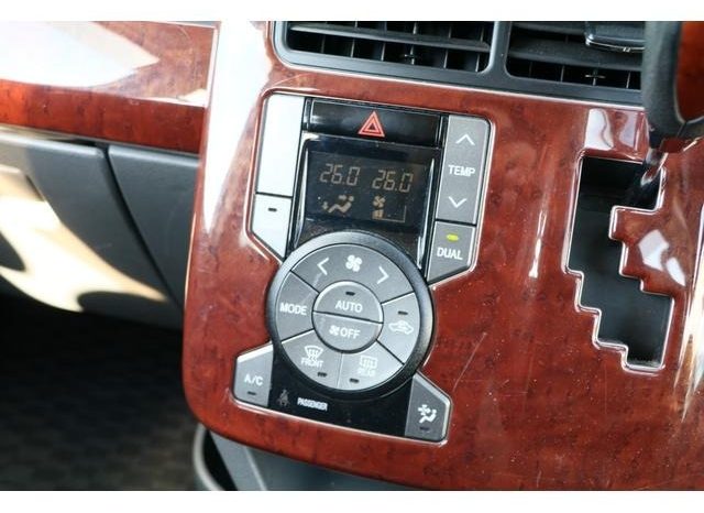 TOYOTA VOXY ( ZS ) 2008 full