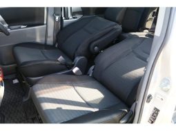 TOYOTA VOXY ( ZS ) 2008 full