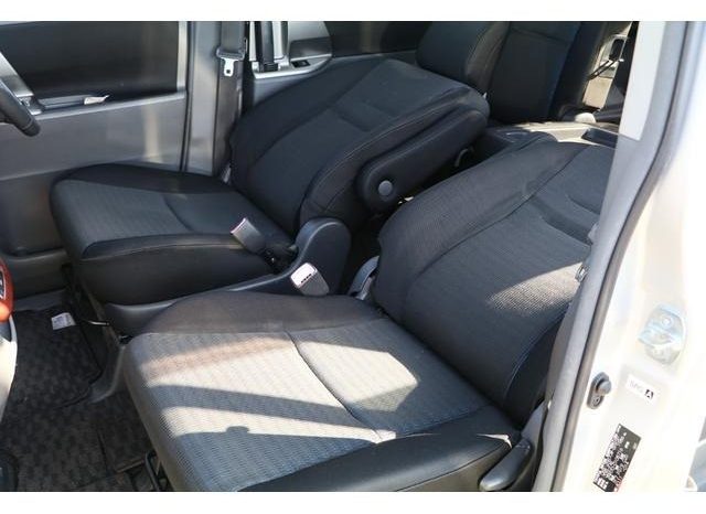 TOYOTA VOXY ( ZS ) 2008 full