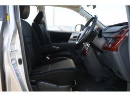 TOYOTA VOXY ( ZS ) 2008 full