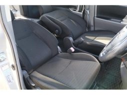 TOYOTA VOXY ( ZS ) 2008 full