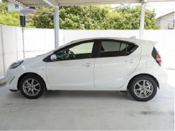 TOYOTA AQUA S 2017 full