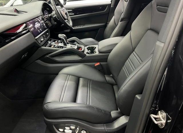 PORSCHE CAYENNE BASEGRADE 2019 full