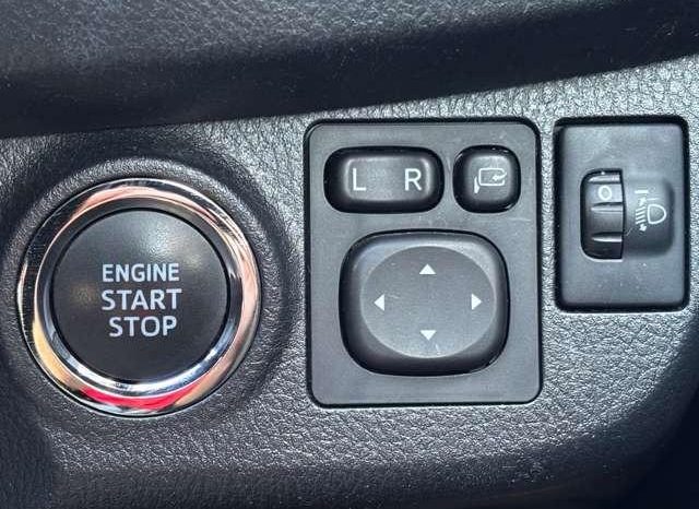 TOYOTA VITZ F 2017 full