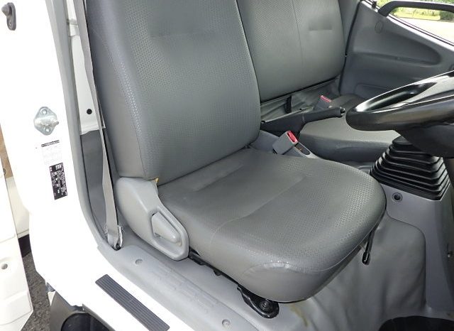 Hino Dutro 3t Flat Body 2017 full