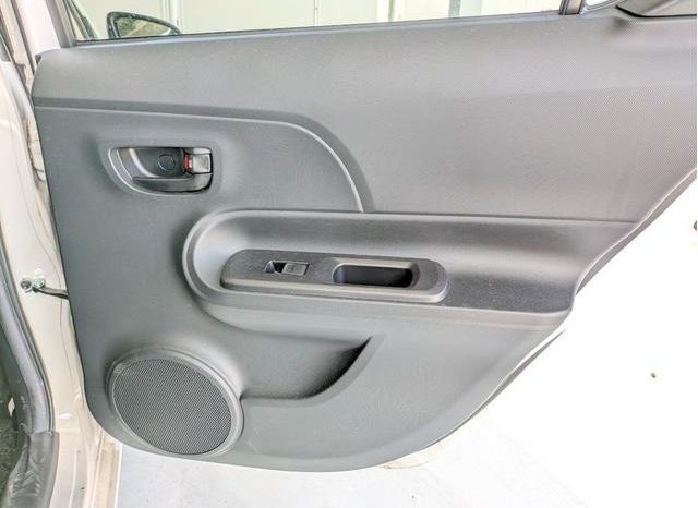 TOYOTA AQUA S 2017 full