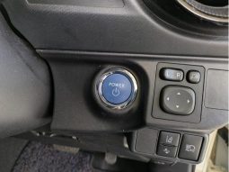 TOYOTA AQUA S 2017 full