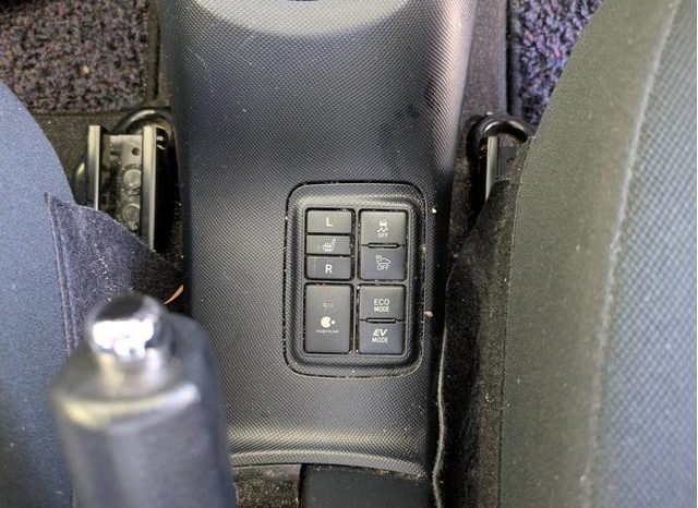 TOYOTA AQUA S 2017 full