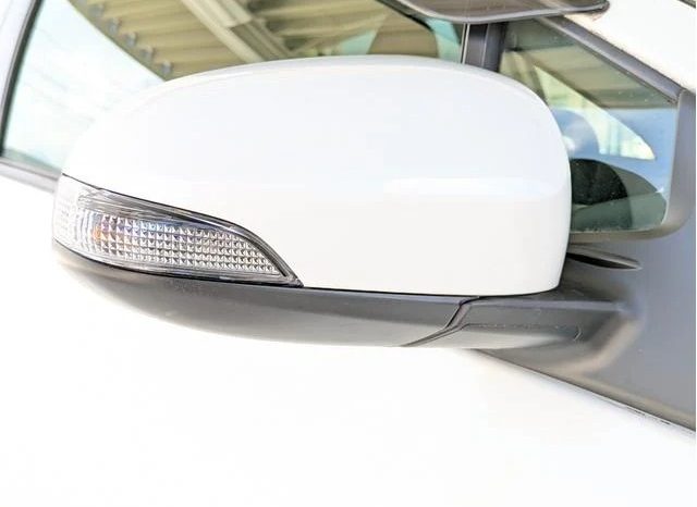 TOYOTA AQUA S 2017 full