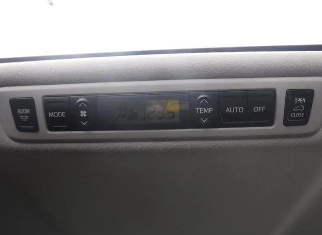 TOYOTA VELLFIRE 2.4Z 2012 full