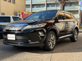 TOYOTA HARRIER PREMIUM 2019