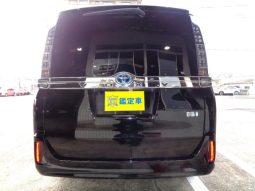 TOYOTA VOXY HYBRID V 2015 full