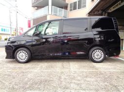 TOYOTA VOXY HYBRID V 2015 full