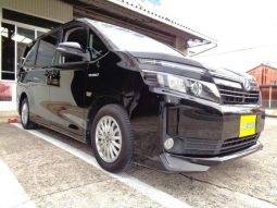 TOYOTA VOXY HYBRID V 2015 full