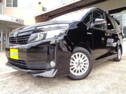 TOYOTA VOXY HYBRID V 2015 full