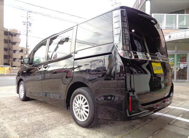 TOYOTA VOXY HYBRID V 2015 full