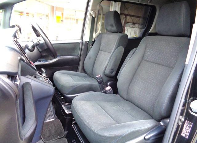 TOYOTA VOXY HYBRID V 2015 full