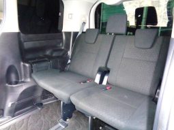 TOYOTA VOXY HYBRID V 2015 full