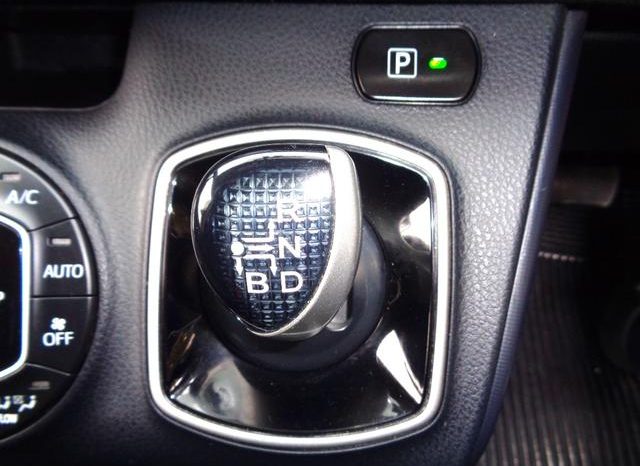 TOYOTA VOXY HYBRID V 2015 full