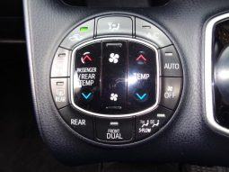 TOYOTA VOXY HYBRID V 2015 full