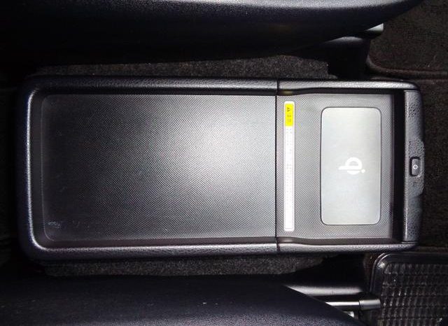 TOYOTA VOXY HYBRID V 2015 full