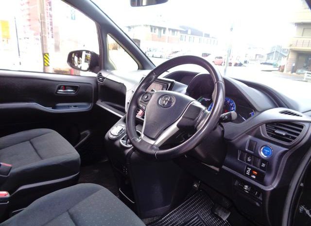 TOYOTA VOXY HYBRID V 2015 full