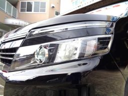 TOYOTA VOXY HYBRID V 2015 full