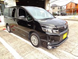 TOYOTA VOXY HYBRID V 2015 full