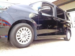 TOYOTA VOXY HYBRID V 2015 full