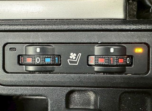 TOYOTA LAND CRUISER PRADO TX L PACKAGE 2020 full