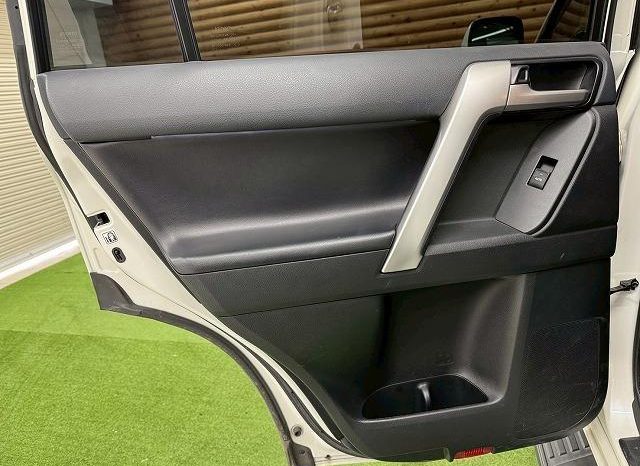 TOYOTA LAND CRUISER PRADO TX L PACKAGE 2020 full