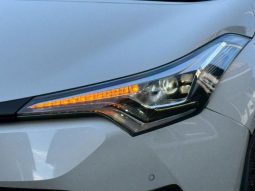 TOYOTA C-HR G 2017 full