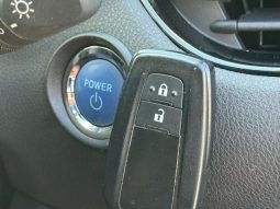 TOYOTA C-HR G 2017 full