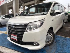TOYOTA NOAH HYBRID G 2015