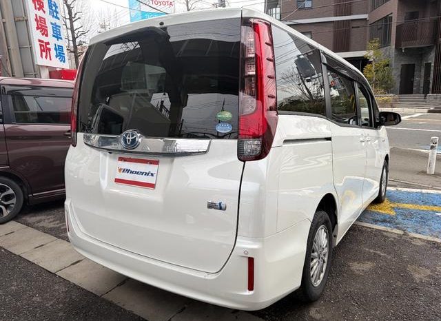 TOYOTA NOAH HYBRID G 2015 full