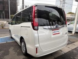 TOYOTA NOAH HYBRID G 2015 full