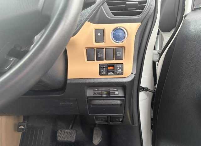 TOYOTA NOAH HYBRID G 2015 full