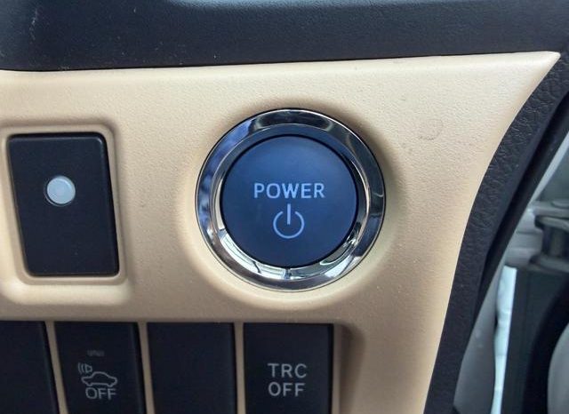 TOYOTA NOAH HYBRID G 2015 full