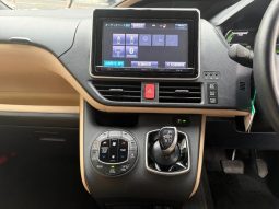 TOYOTA NOAH HYBRID G 2015 full