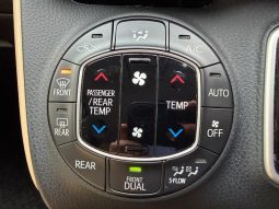 TOYOTA NOAH HYBRID G 2015 full