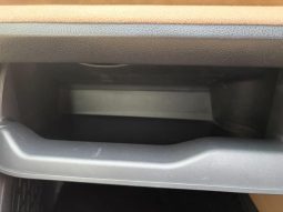 TOYOTA NOAH HYBRID G 2015 full