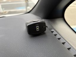 TOYOTA NOAH HYBRID G 2015 full